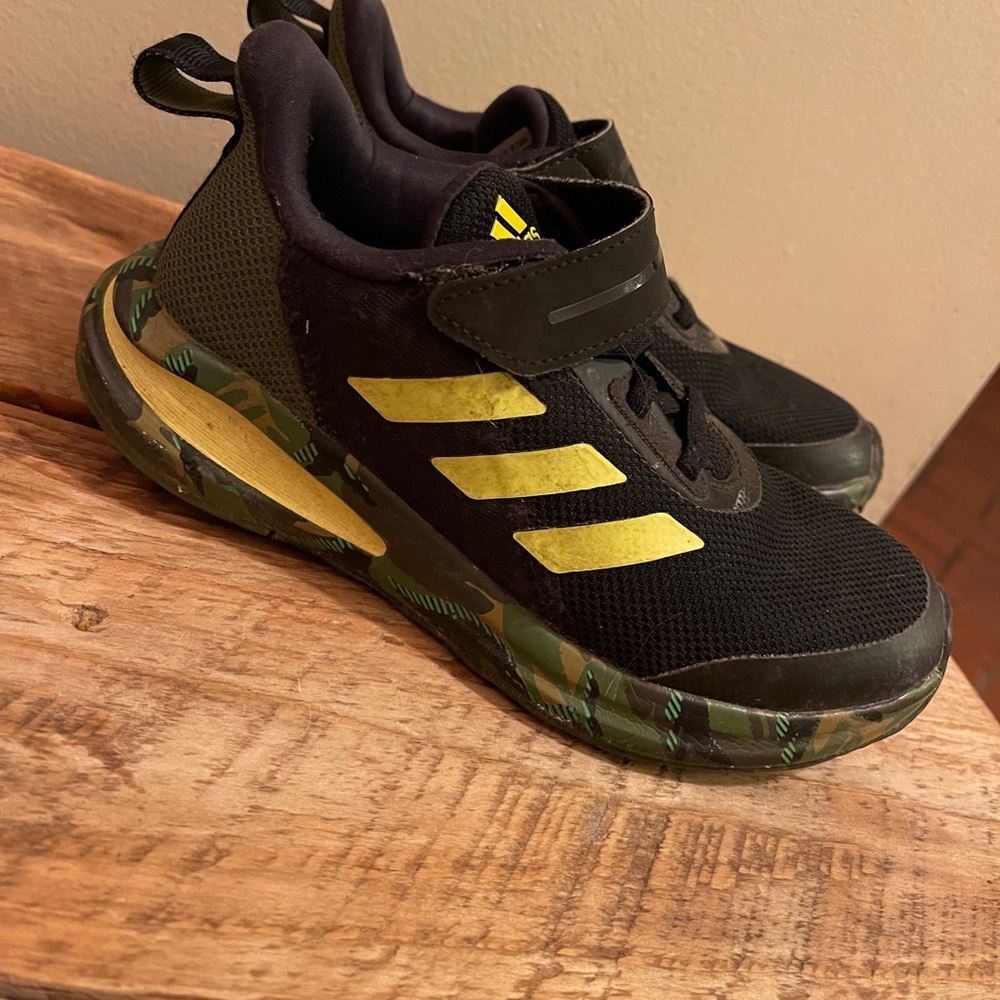 Boys Adidas size 1.5